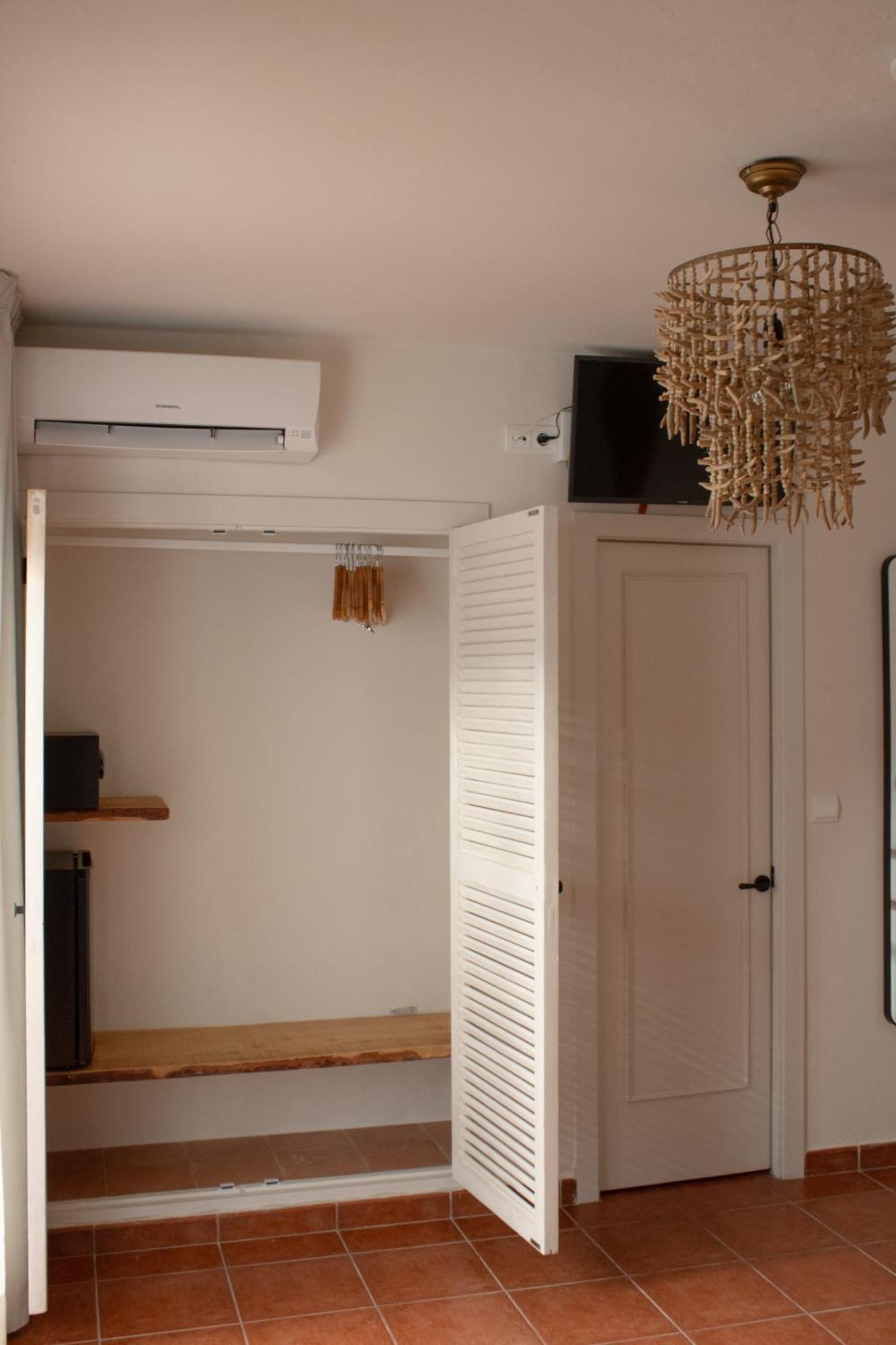 Hostal La Torre Ibiza Cap Negret (Adults Only) San Antonio  Ngoại thất bức ảnh